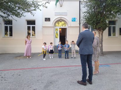 Načelnik Grbić pozdravlja tribaljske prvašiće